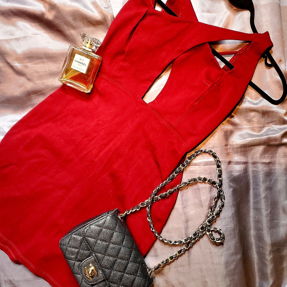SOLEMIO Mini Dress in Burgundy size M with front and back open detail